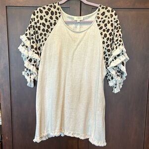 Bell sleeve leopard top
